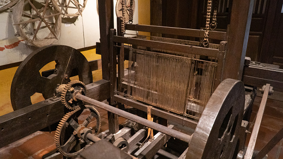 Spinning loom wooden old craft yarn