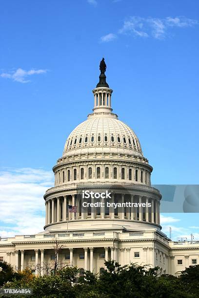 El Capitolio De Estados Unidos Foto de stock y más banco de imágenes de Letra C - Letra C, Letra D, Washington DC