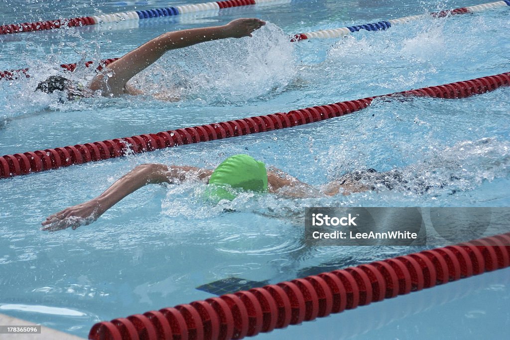 Freestyle rasy w Zmierzch - Zbiór zdjęć royalty-free (Swimming Tournament)