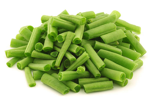 cortar pequeños y estilizado frijoles verdes (haricot vertical) - judía verde fotografías e imágenes de stock