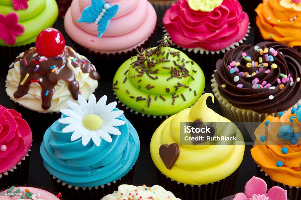 Cupcakes - Foto de stock de Magdalena con glaseado libre de derechos