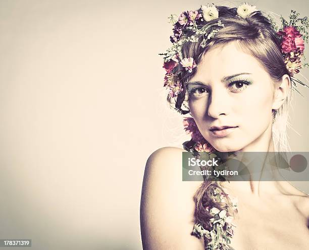 Spring Beauty Stockfoto und mehr Bilder von Attraktive Frau - Attraktive Frau, Baumblüte, Begehren