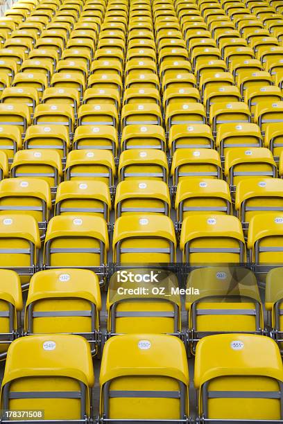 Gelb Leeren Stadion Sitzplätze Stockfoto und mehr Bilder von Abstrakt - Abstrakt, Arrangieren, Bildhintergrund