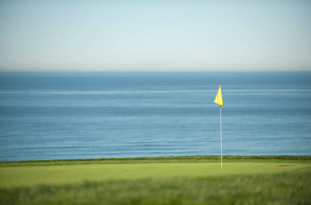 istock Golf Green Next To The Ocean 178375137