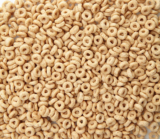 istock pile of cheerios 178376243