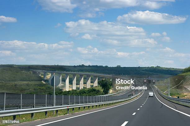 Autostrada - zdjęcia stockowe i więcej obrazów Asfalt - Asfalt, Dolina, Droga