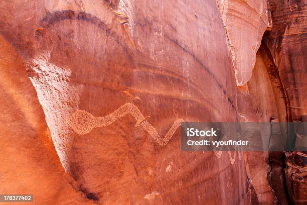 Solstício De Cobra - Fotografias de stock e mais imagens de Anasazi - Anasazi, Arqueologia, Arte