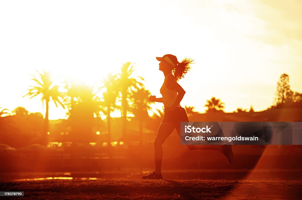 Coureur silhoette coucher du soleil - Photo de Activité libre de droits