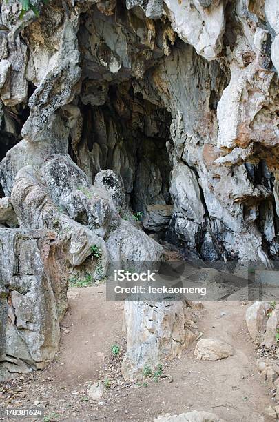 Cave - Fotografias de stock e mais imagens de Ao Ar Livre - Ao Ar Livre, Buraco, Cultura Britânica