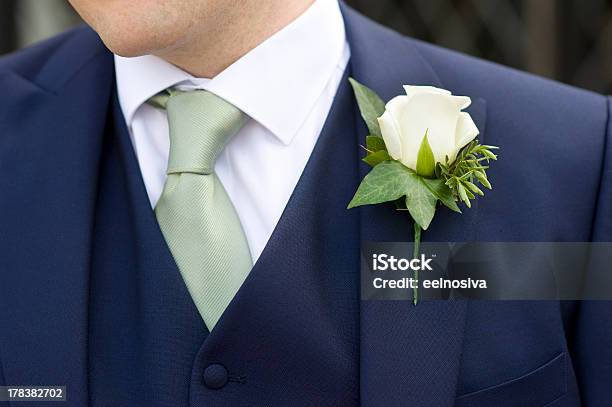 Bräutigam Mit Blume Stockfoto und mehr Bilder von Anzug - Anzug, Blume, Blume im Knopfloch