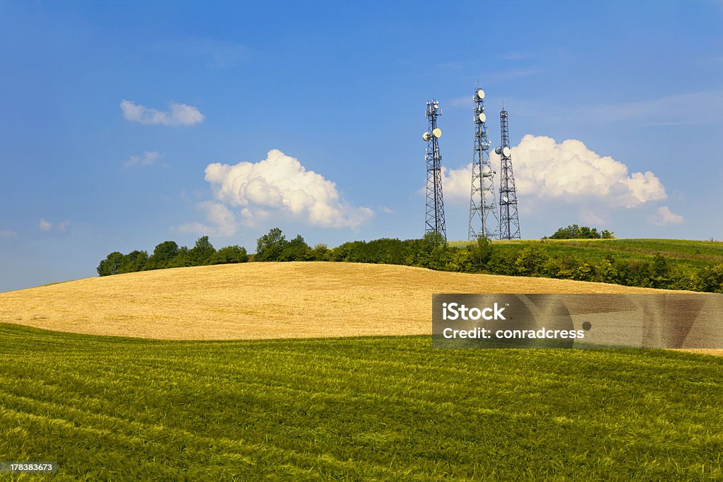 Mobile-GSM, Telecomunication Towers - Photo de Antenne parabolique libre de droits