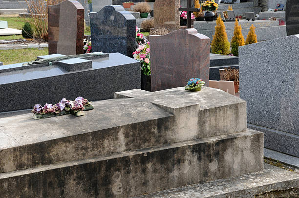 istock Val d Oise, old tomb in Courdimanche cemetery 178383980