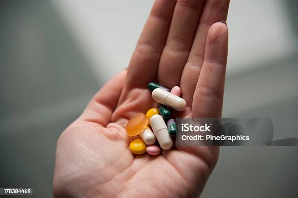 Medizin Stockfoto und mehr Bilder von Antibabypille - Antibabypille, Drogenmißbrauch - Hergestellter Gegenstand, Fotografie