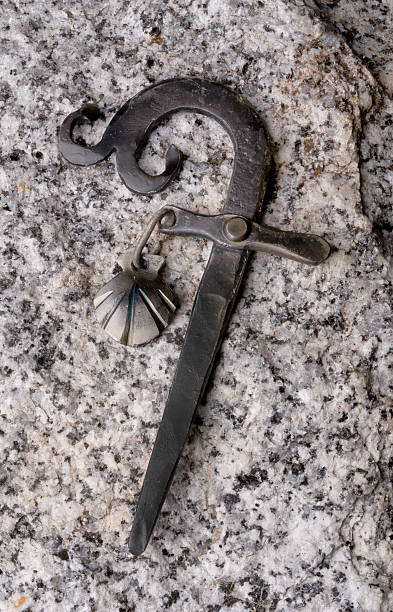 istock Cross of Roncesvalles 178387244