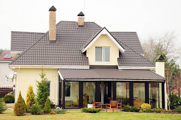 istock Private house with garden in a rural area 178390664