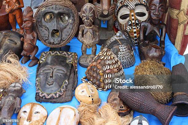 Máscaras Africanas - Fotografias de stock e mais imagens de Antigo - Antigo, Arte, Arte Tribal