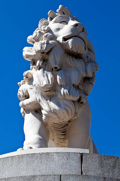 istock Coade Stone Lion on Westminster Bridge 178398743