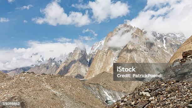 Glaciar Baltoro Karakorum Picos De Foto de stock y más banco de imágenes de Aire libre - Aire libre, Asia, Azul