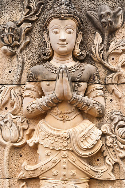 アプサラ天女の舞の彫刻の像の壁にはカンボジアのアート - 2015年の