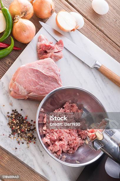 Foto de Moedor De Carne e mais fotos de stock de Açougue - Açougue, Carne de Porco, Caçarola com carne