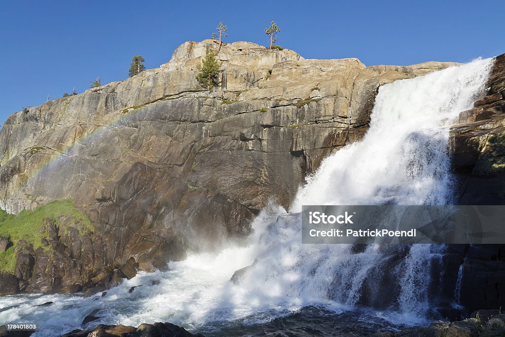 Tuolumne Falls w Yosemite National Park - Zbiór zdjęć royalty-free (Tuolumne River)