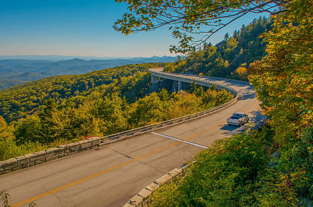 istock Blue Ridge Parkway Scenic Mountains Overlook 178402900