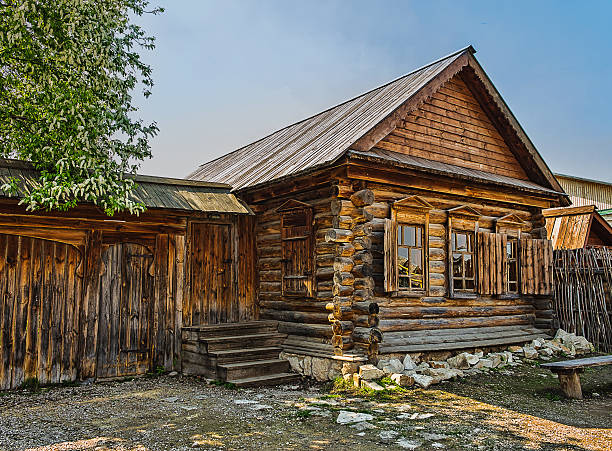 istock Old wooden house 178402953