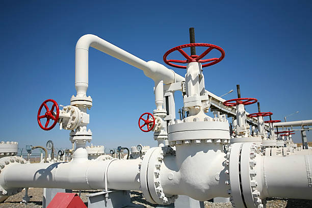 Oil gas processing plant Oil gas processing plant with pipe line valves gasoline stock pictures, royalty-free photos & images