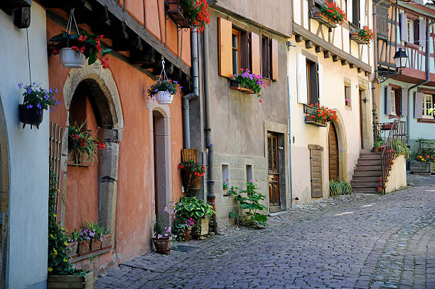 Eguisheim, Alsace, France Eguisheim, Alsace, France malerisch stock pictures, royalty-free photos & images