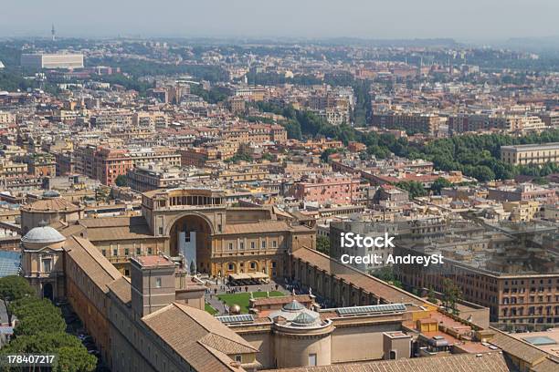 Photo libre de droit de Vue De Rome En Italie banque d'images et plus d'images libres de droit de Architecture - Architecture, Capitales internationales, Cathédrale
