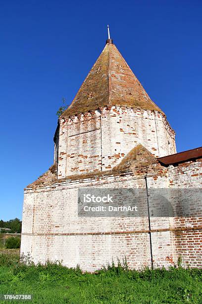 Antica Torre Di Protezione - Fotografie stock e altre immagini di Ambientazione esterna - Ambientazione esterna, Anello d'oro, Antico - Condizione