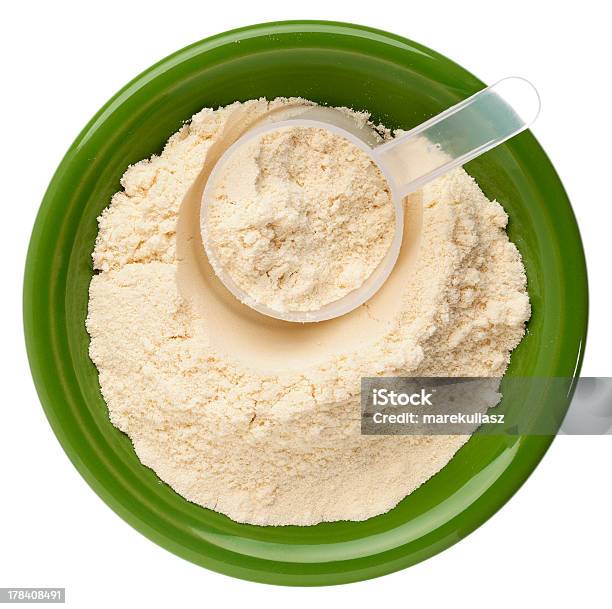 Proteínas De Suero De Leche En Polvo Foto de stock y más banco de imágenes de Bebida de proteínas - Bebida de proteínas, Suero, Cuchara de helado