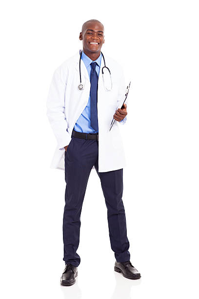 masculino trabalhador médico africano retrato de corpo inteiro - full length clipboard african ethnicity black imagens e fotografias de stock