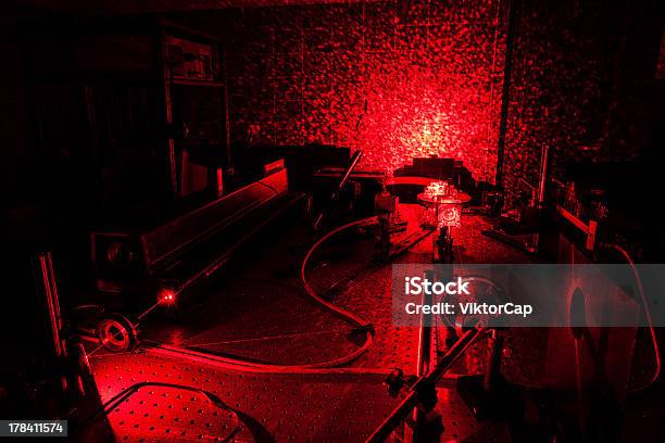 레이저 만들진 Quantum 광학기기 실험실 유럽원자핵공동연구소에 대한 스톡 사진 및 기타 이미지 - 유럽원자핵공동연구소, 연구, 레이저