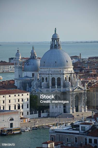 Basílica De Santa Maria Della Salute Em Venezaitália - Fotografias de stock e mais imagens de Amanhecer