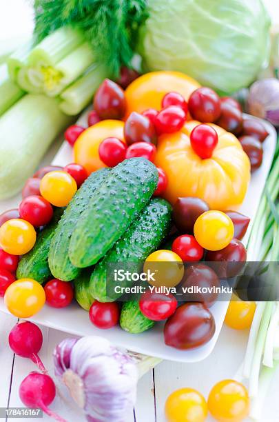 Frische Frühling Gemüse Stockfoto und mehr Bilder von Abnehmen - Abnehmen, Bunt - Farbton, Dill