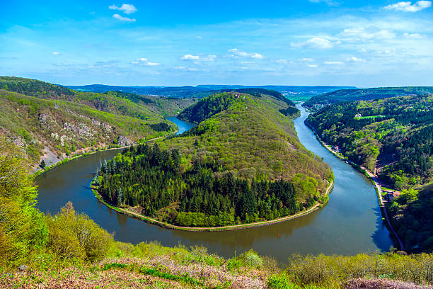 istock Aerial landscape of famous Saar loop at Cloef 178417016