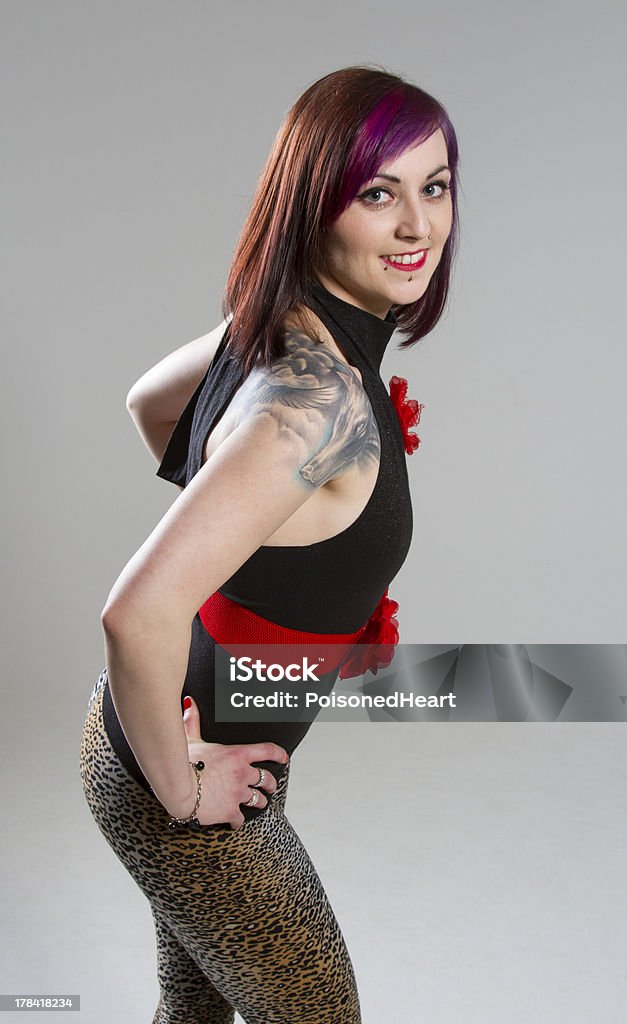 Giovane donna in stile Rockabilly - Foto stock royalty-free di Adulto