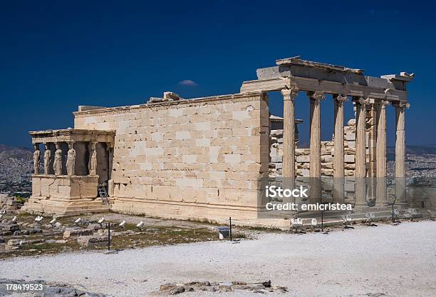 Templo Erechtheion Da Acrópole Atenas - Fotografias de stock e mais imagens de Acrópole - Atenas - Acrópole - Atenas, Antigo, Antiguidades