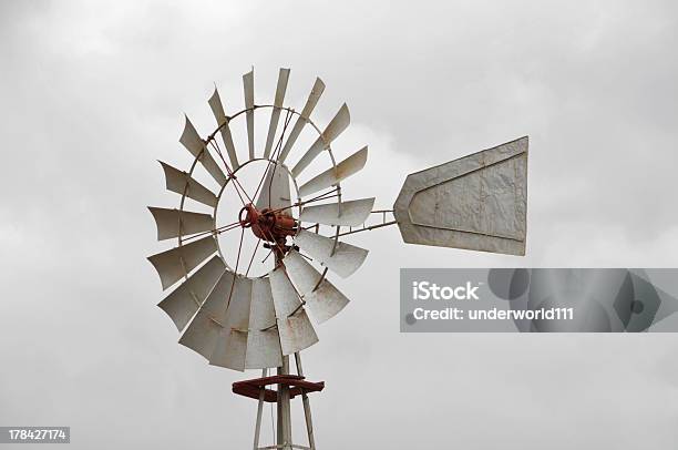 風車 - 古いのストックフォトや画像を多数ご用意 - 古い, 風力発電機, 風車塔
