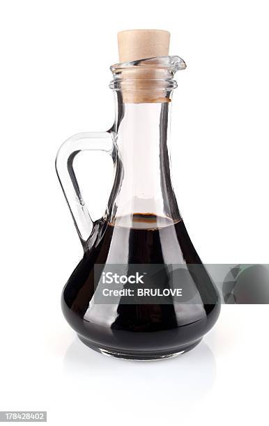 Photo libre de droit de Vinaigre Balsamique banque d'images et plus d'images libres de droit de Additif alimentaire - Additif alimentaire, Bouteille, Condiments et aromates