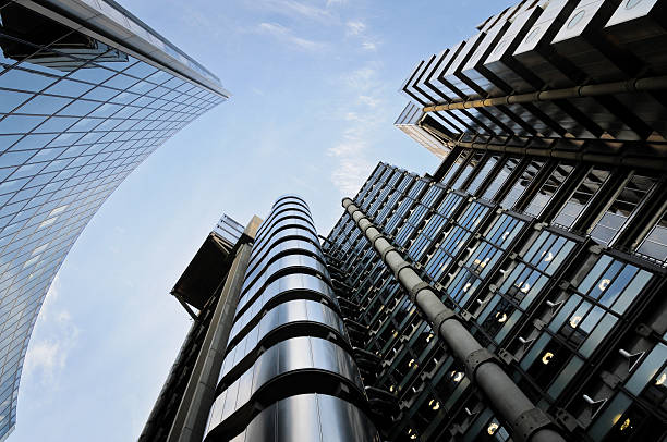 la lloyd's bâtiment - construction built structure glass steel photos et images de collection