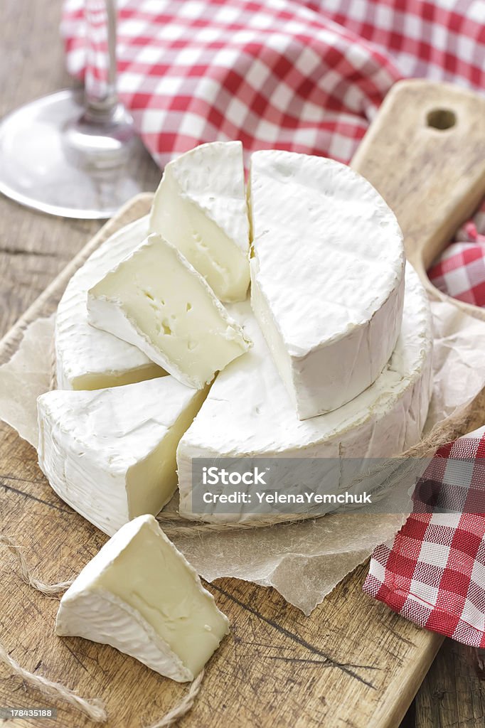 Camembert - Foto de stock de Alimento libre de derechos