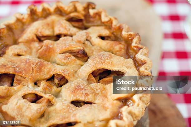 Homemade Apple Pie Stock Photo - Download Image Now - American Culture, Apple - Fruit, Apple Pie