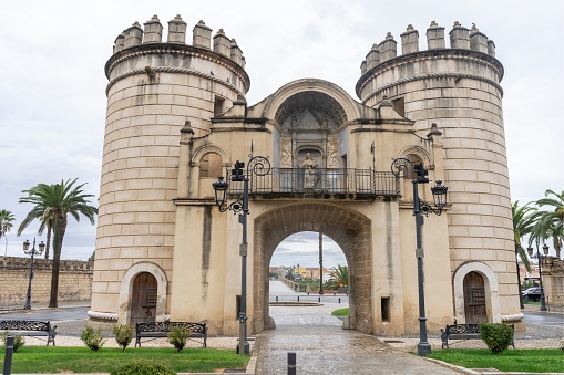 Gate of the Palms. It is one of the most emblematic and best preserved monuments of Badajoz. It communicates with the Bridge of the Palms.