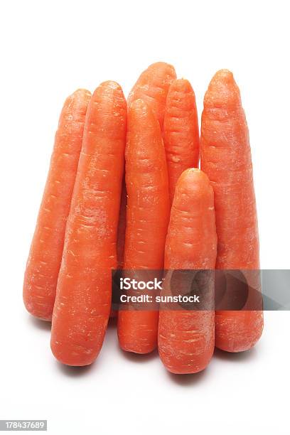 Zanahorias Foto de stock y más banco de imágenes de Alimento - Alimento, Comida sana, Crudo