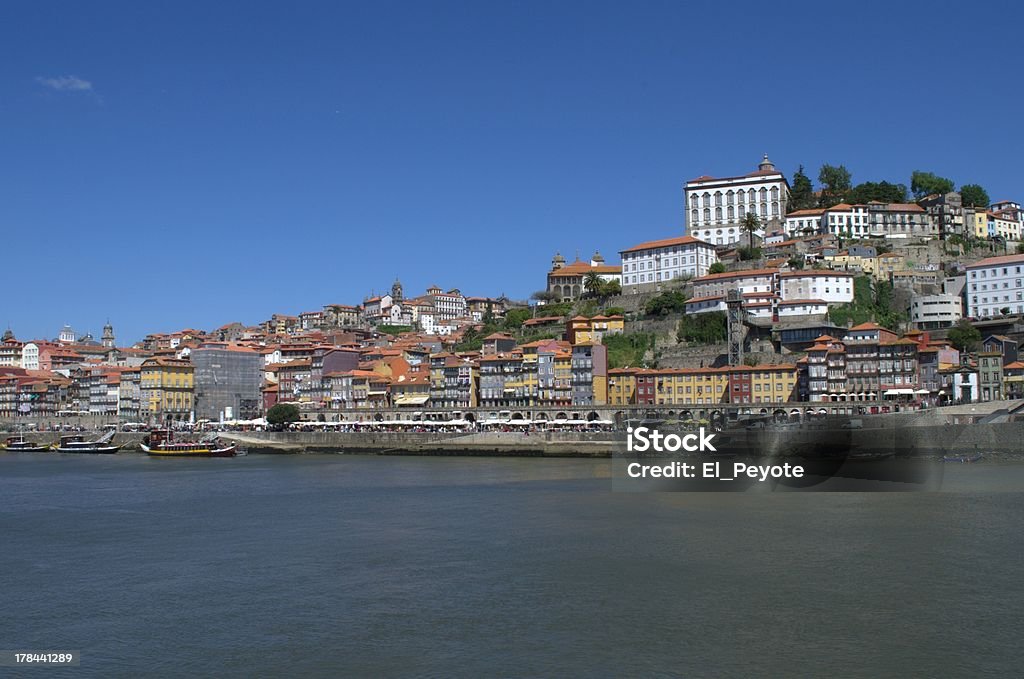 Alten Porto am Fluss, Portugal - Lizenzfrei Außenaufnahme von Gebäuden Stock-Foto