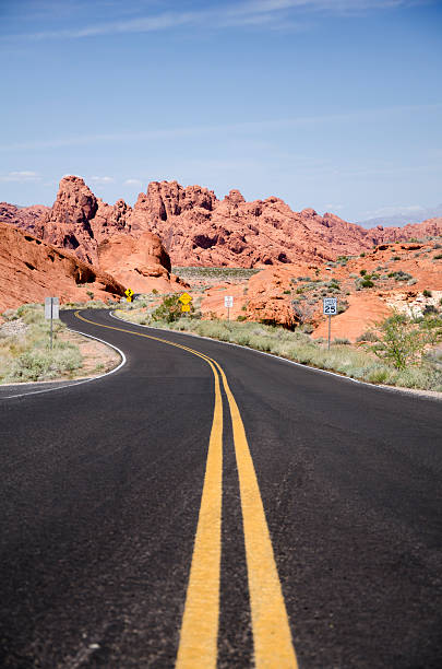 Carretera del desierto que de Red Rocks - foto de stock