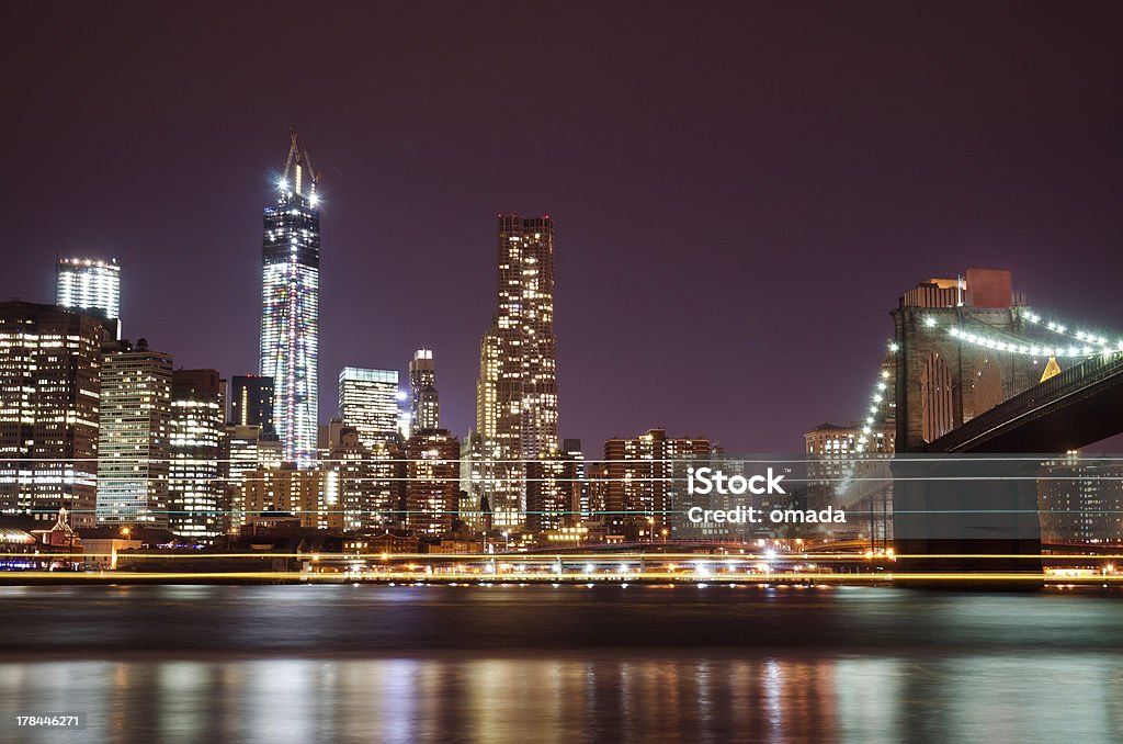 Du centre-ville de Manhattan de nuit, - Photo de Arc - Élément architectural libre de droits