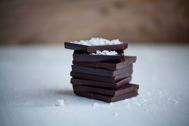 chocolate amargo - foto de acervo